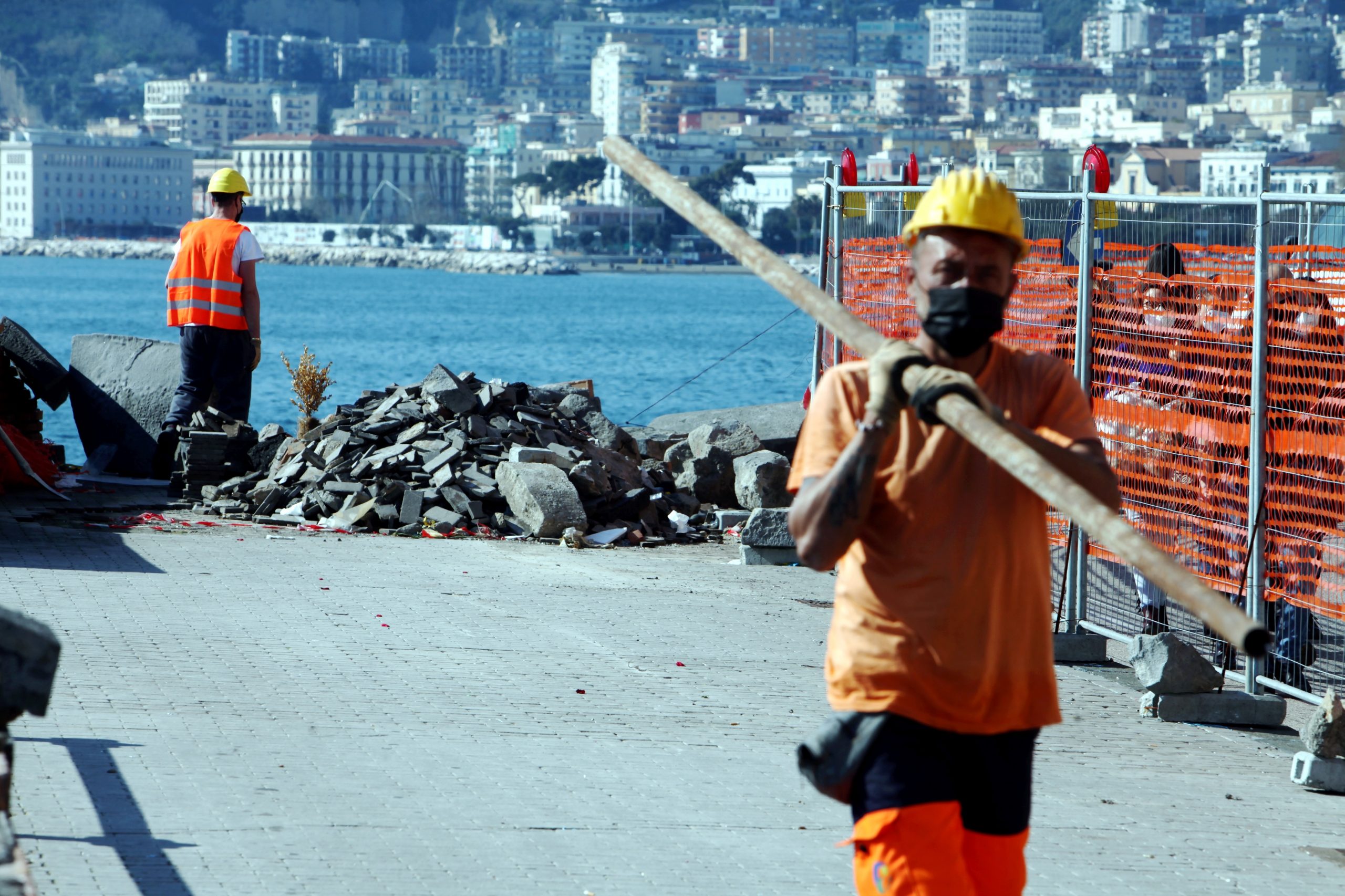 LAVORI DI RISTRUTTURAZIONE PASSEGGIATA A MARE DI NAPOLI