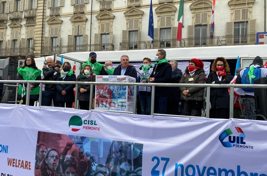 Manovra. Sbarra alla manifestazione Cgil Cisl Uil Piemonte: “Il Paese riparte solo con l’intesa e la partecipazione del mondo del lavoro”