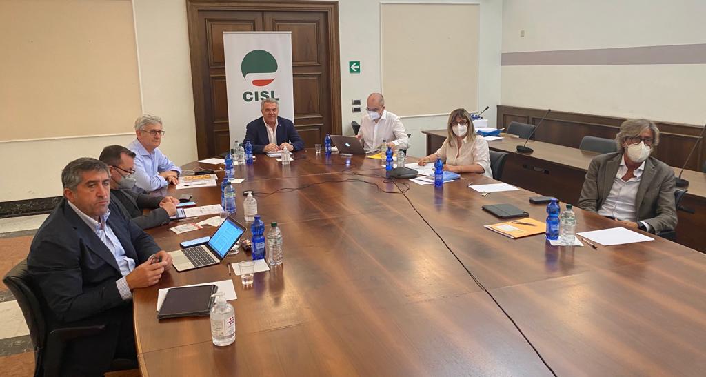 Lavoro. Cisl: “Servono risposte forti e urgenti di sostegno contro il carovita. I partiti sostengano “un’agenda sociale” su reali bisogni del Paese”