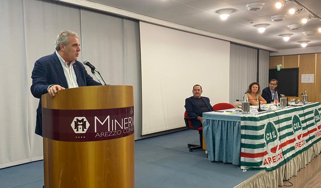 Lavoro. Sbarra: “La norma sugli aumenti del tetto per i manager della P.A. va cancellata”