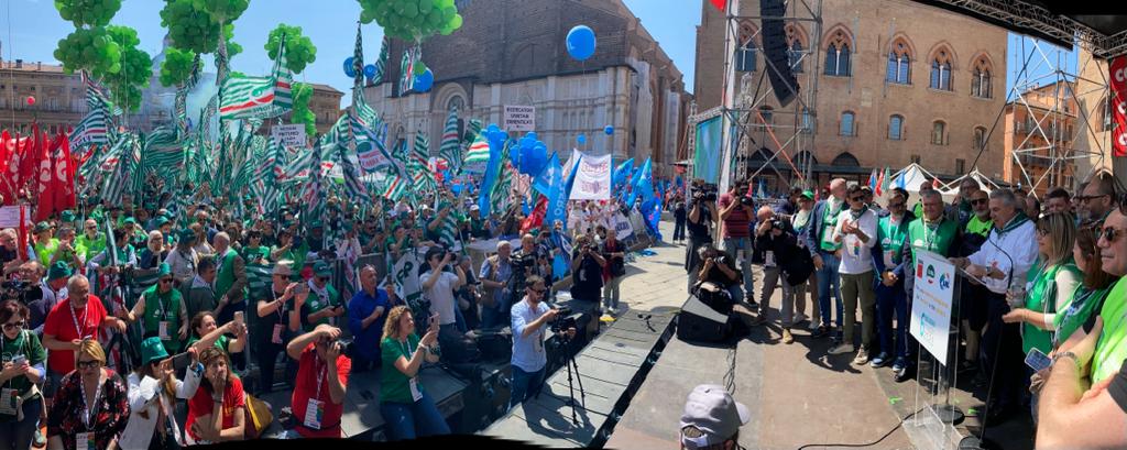 Manifestazione Cgil Cisl Uil a Bologna. Sbarra al Governo: “Si può far ripartire il paese solo con il dialogo e con una straordinaria e comune assunzione di responsabilità”