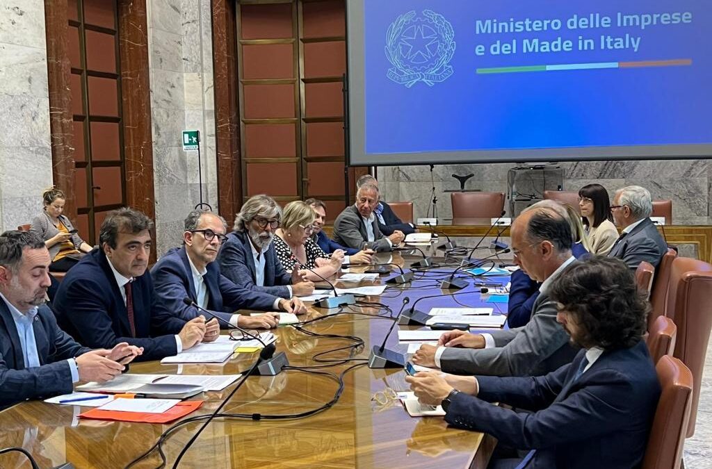 Metalmeccanici. Cisl e Fim: “Al MIMIT ripreso concretamente il confronto sulla politica industriale del settore. Senza interventi significativi troppe filiere e posti di lavoro a rischio”