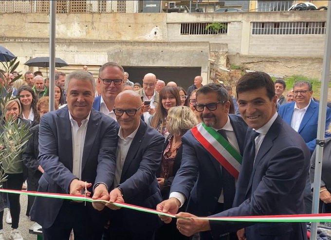 Sindacato. Sbarra all’inaugurazione della nuova sede della Cisl Marche: “Vogliamo stare nelle periferie per sostenere i più deboli della società come ci ha indicato Papa Francesco”
