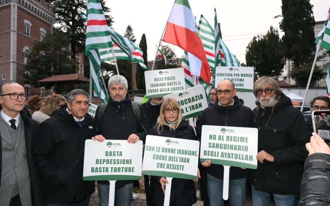 Iran. Sit in della Cisl davanti all’Ambasciata iraniana. Fumarola: “Vogliamo esprimere solidarietà alla popolazione ma anche un richiamo forte alla comunità internazionale e all’Europa”