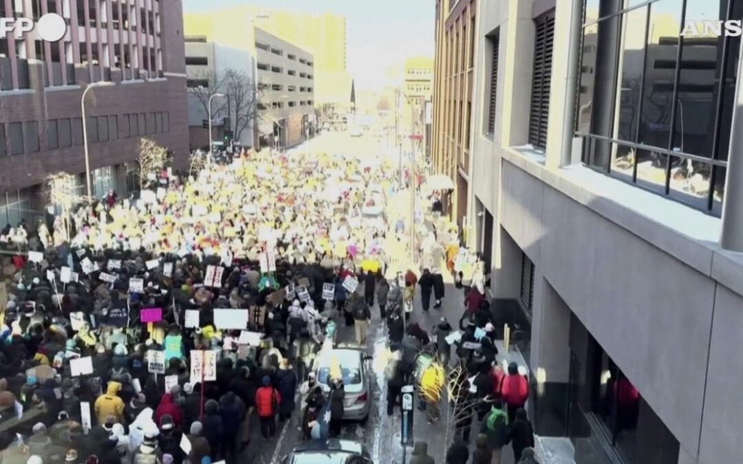 Minneapolis. Fumarola: “Vicini alle migliaia di lavoratori, studenti, famiglie che in questi giorni scioperano e manifestano. Il sindacato europeo e mondiale non resti indifferente di fronte a questa chiara torsione democratica”