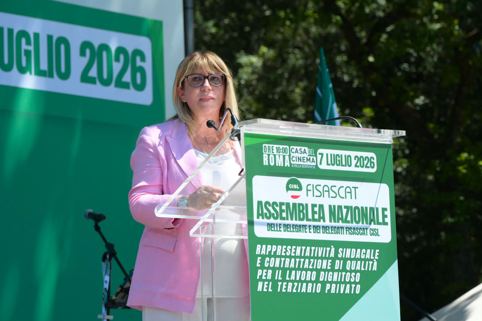 Fumarola-Fisascat-7-luglio Daniela Fumarola dal palco dell'assemblea Fisascat. Piattaforma unitaria